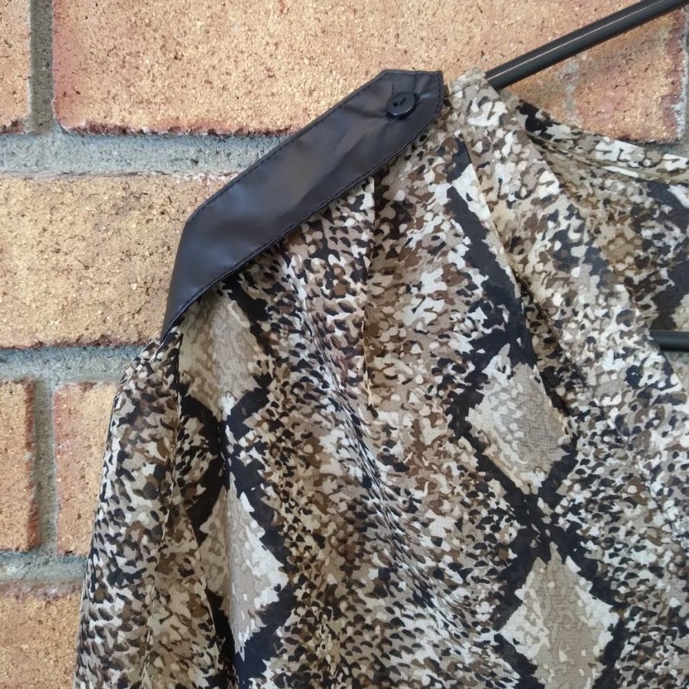 Snake Skin Patterned Blouse - Picture 4 of 6